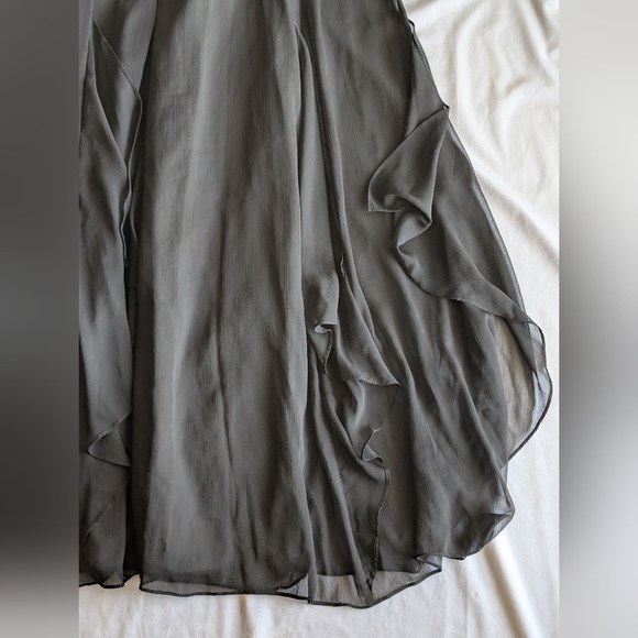 David's Bridal Strapless Crinkle Chiffon Dress With Godets Style: F14865 Size 10 - Picture 10 of 13